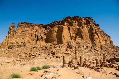  Gebel Barkal: An Architectural Oasis Between Nubia and Axum – A Journey into Ethiopia's Ancient Majesty!